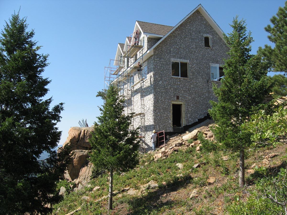 Quad-Lock ICF Home Built on the Rocks - Exterior Finish 1 - Energywise Sustainable Products CO